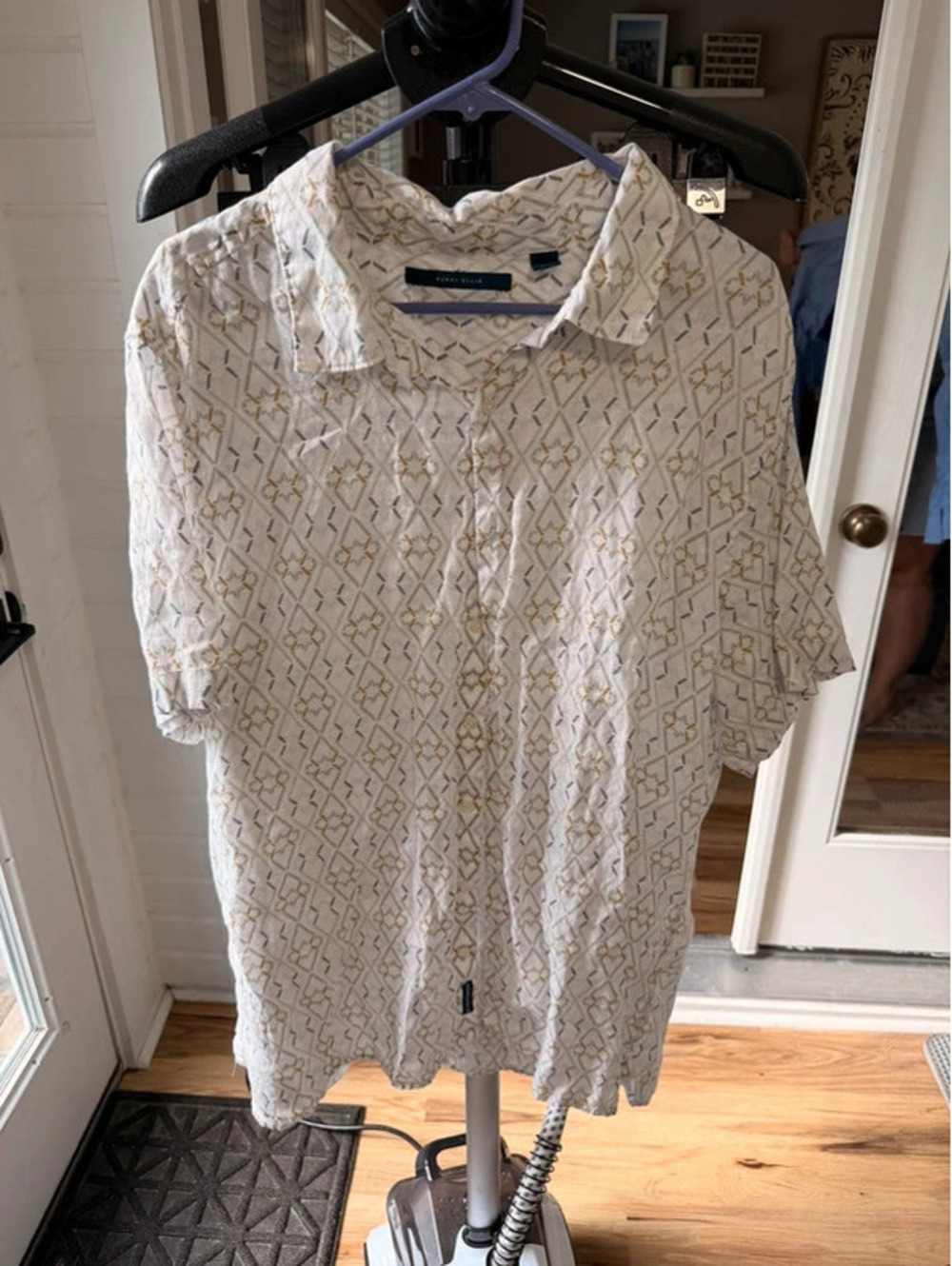 Perry Ellis Men's Button-Up Shirt Size L White Patterned
